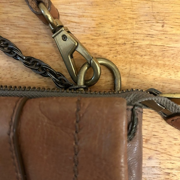 Fossil Brown Leather Brass Tone Chain Handle, leather Crossbody Strap Bag - Picture 5 of 16